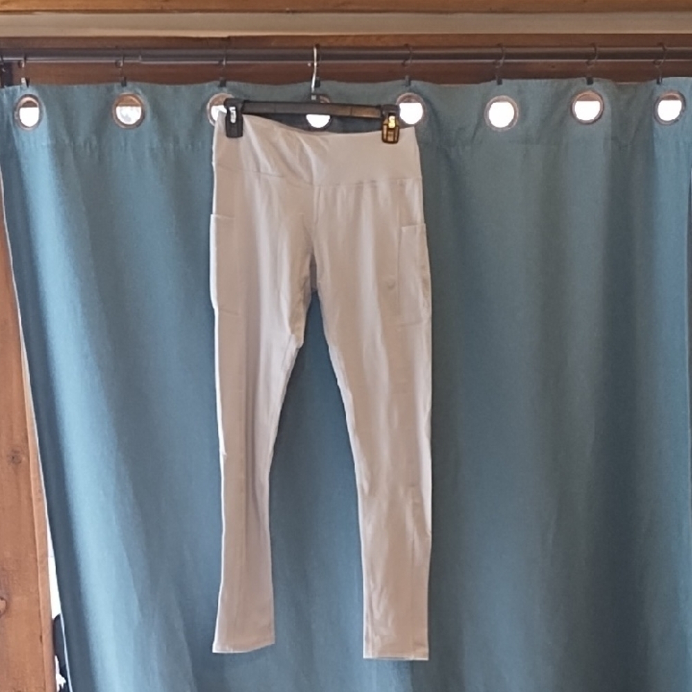 iuga High-Waisted  Light Grey Workout Pants